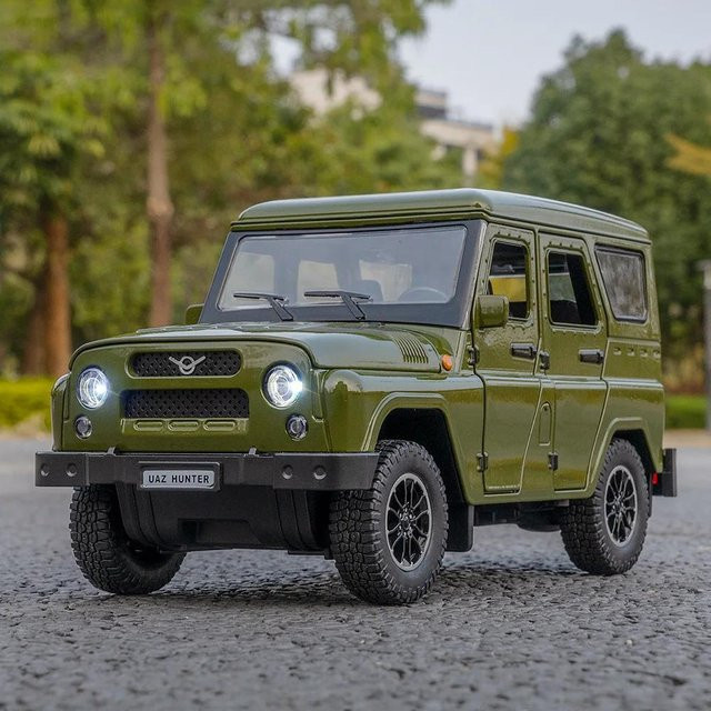 Linyi toy car Uaz Hunter Automodell, 1:18, Metall, Grün - Bild 1