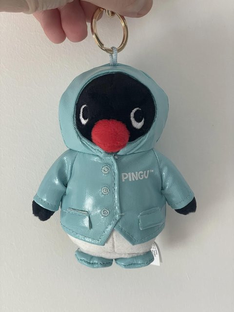Yiran Health & Beauty Kawaii Pingu Pinga Pinguin Regenmantel Plüsch Schlüsselanhänger, 10 cm - Bild 1
