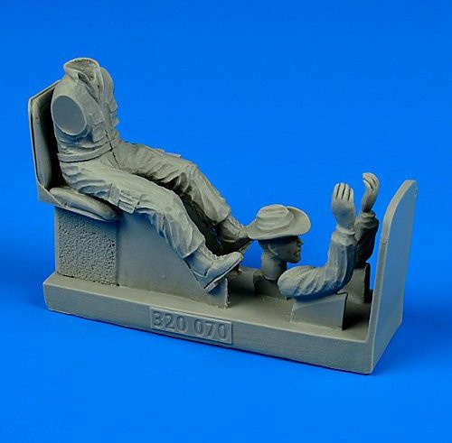 Aerobonus USA/US Army Tow Tractor Driver, Fahrzeuge, 1:32, Grau - Bild 1