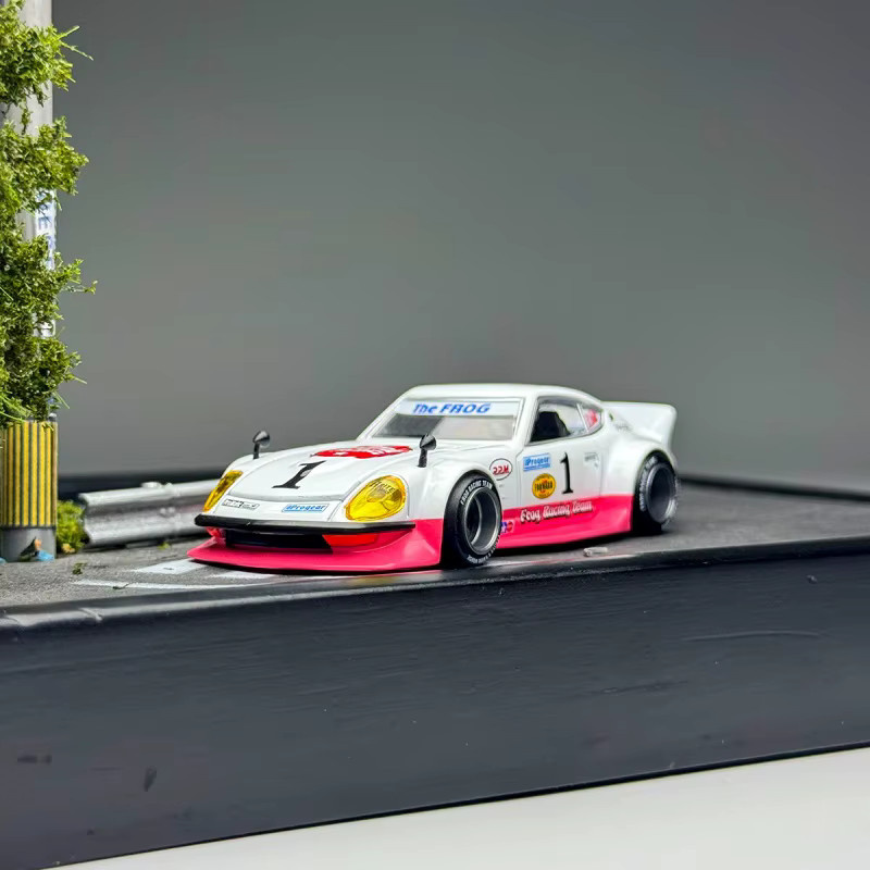 TAMIYA Nissan Fairlady Z, Legierungs-Gussminiatur-Modell, 1:64, ab 14 Jahren - Bild 3