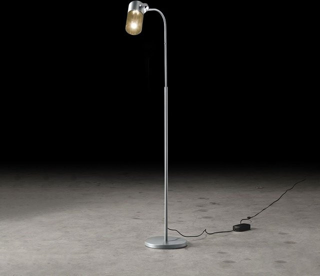 Holtkötter Aura S LED-Stehleuchte aus Aluminium und Glas in Silber mit Amber-Glas und dim2warm Funktion (1800K - 2900K) - Bild 1