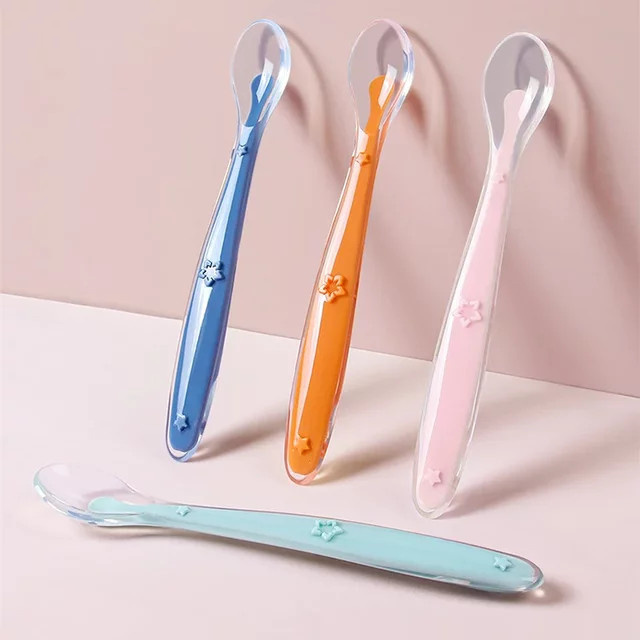 XUNYI 2-teiliges Baby-Lernlöffel-Set aus Silikon in Blau mit Sternen-Design und ergonomischer Form - Bild 1