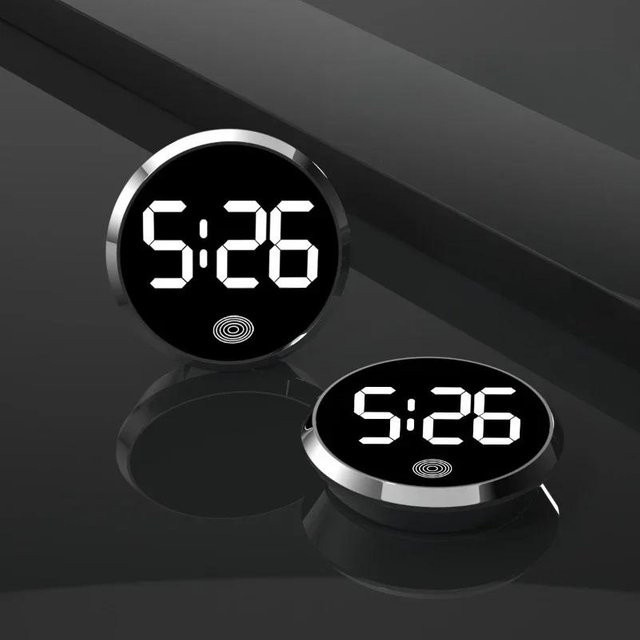 YJMP Auto Parts LED Mini Digitaluhr für das Auto, wasserdichte elektronische Quarzuhr für Dashboard, Fahrrad und Motorrad, Durchmesser: 45 mm, Farben: Schwarz, Silber, Gold - Bild 1