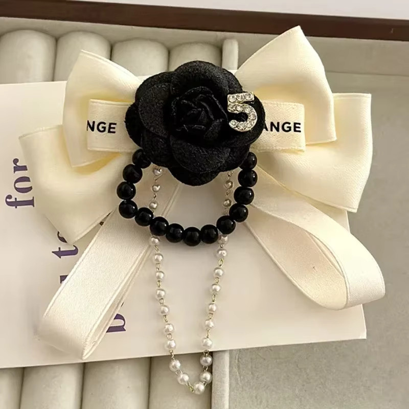 i-Remiel Brosche aus Kamelienstoff, Kristall, Perle, Schwarz, Damen - Bild 2