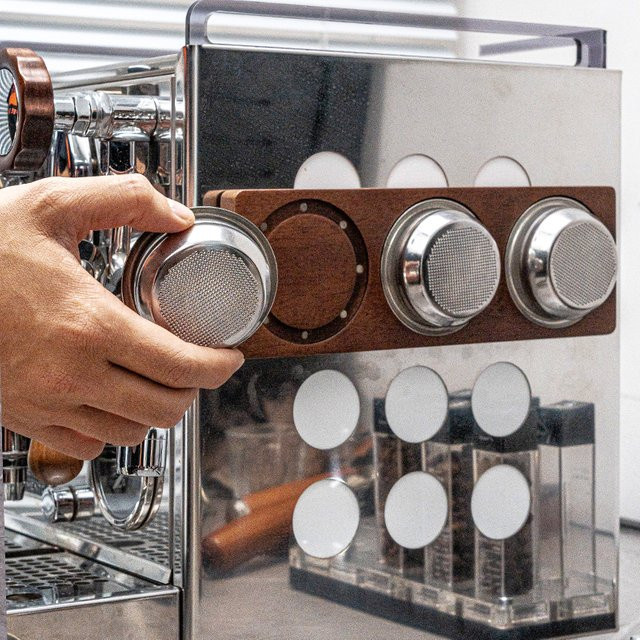 YUAN-ECT Kaffeekorb-Aufbewahrungsregal aus Redwood mit magnetischer Wandbefestigung, Braun, 58 mm - Bild 1