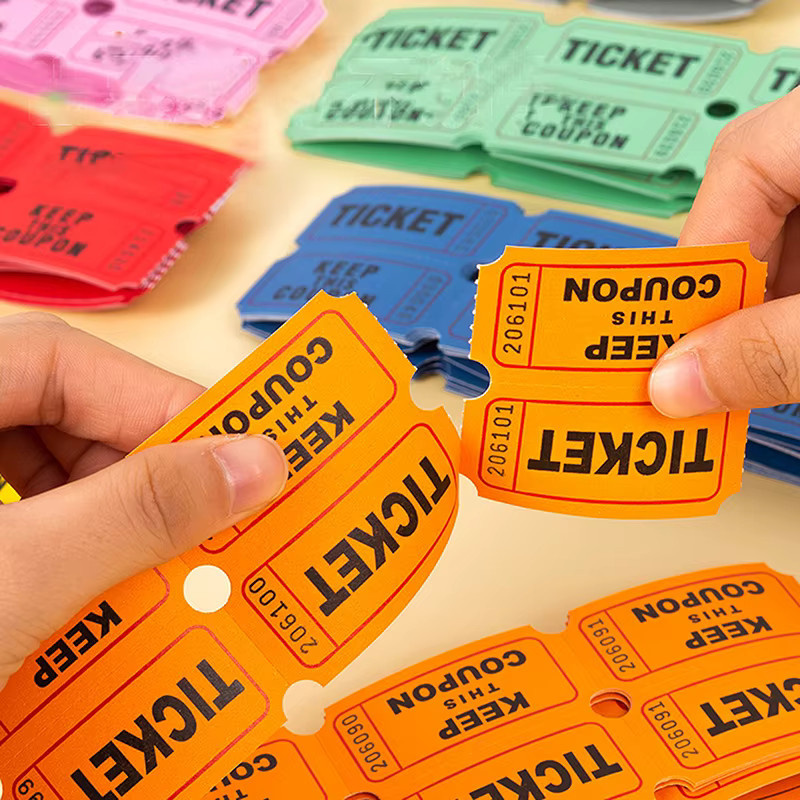 100 Stück Glücksziehungs-Tickets in Rot als Papieretiketten für Klassenzimmer-Lotterien und Feierlichkeiten - Bild 2