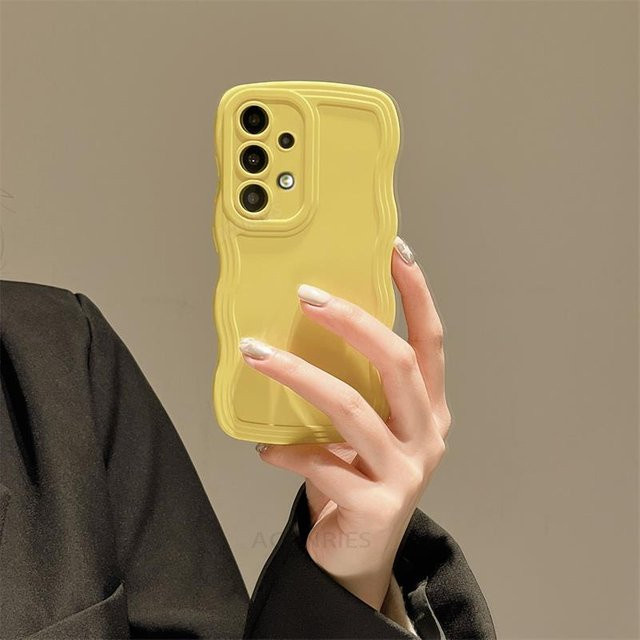 Lockige Wellige Flüssigsilikonhülle für Samsung Galaxy A52 A53 A13 A23 A54 A14 A73 A33 A72 A32 4G 5G in Gelb - Bild 1