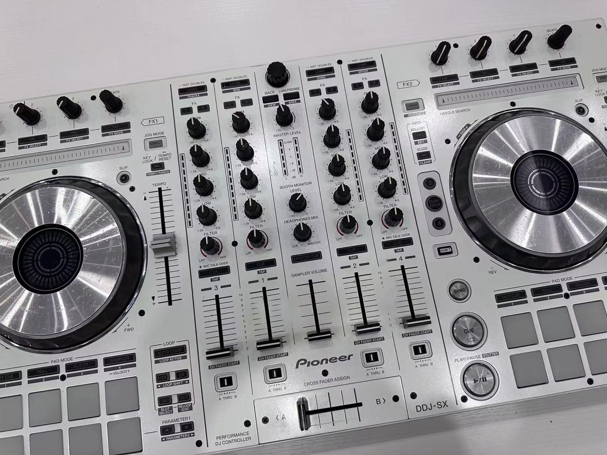 Pioneer DDJ-SX Weißer Digitaler Serato DJ Pro Vierkanaliger DJ-Controller - Bild 4