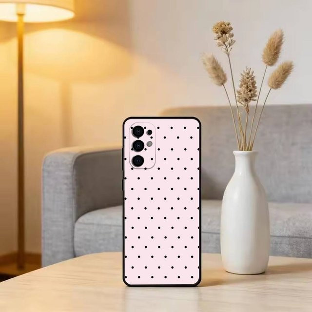Klassische Polka-Dot Handyhülle für Samsung Galaxy S24 FE in Schwarz - Bild 1