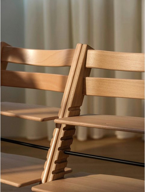 Stokke Tripp Trapp Treppenhochstuhl Bundle aus Eichenholz in Braun inklusive Babyset und Tray - Bild 1