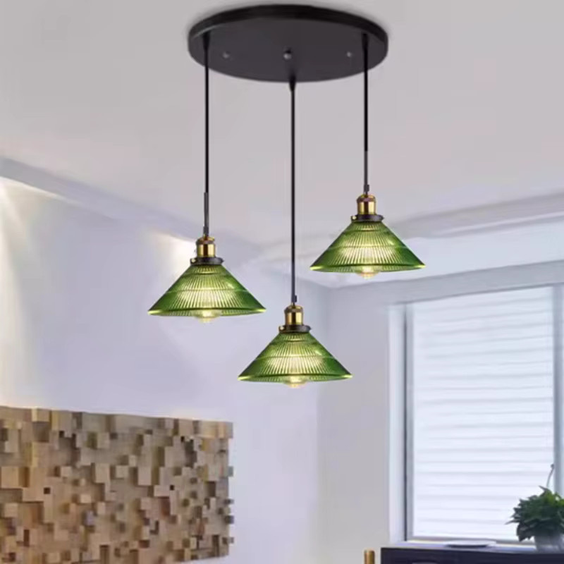 Ramalho Moderne LED Pendelleuchte aus Glas und Metall in Grün und Gold/Messing für dein Wohnzimmer - Bild 4