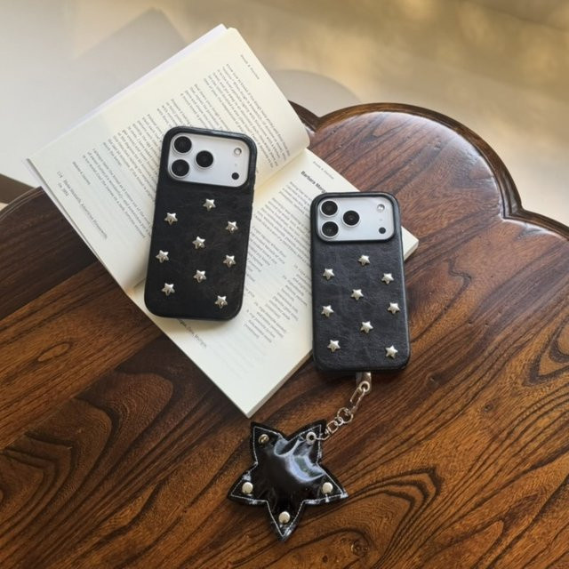 Schwarze Lederhülle mit Metallsternnieten und Sternanhänger für iPhone 17 16 15 14 13 Pro Max und 17Air, stoßfeste Handyhülle - Bild 1
