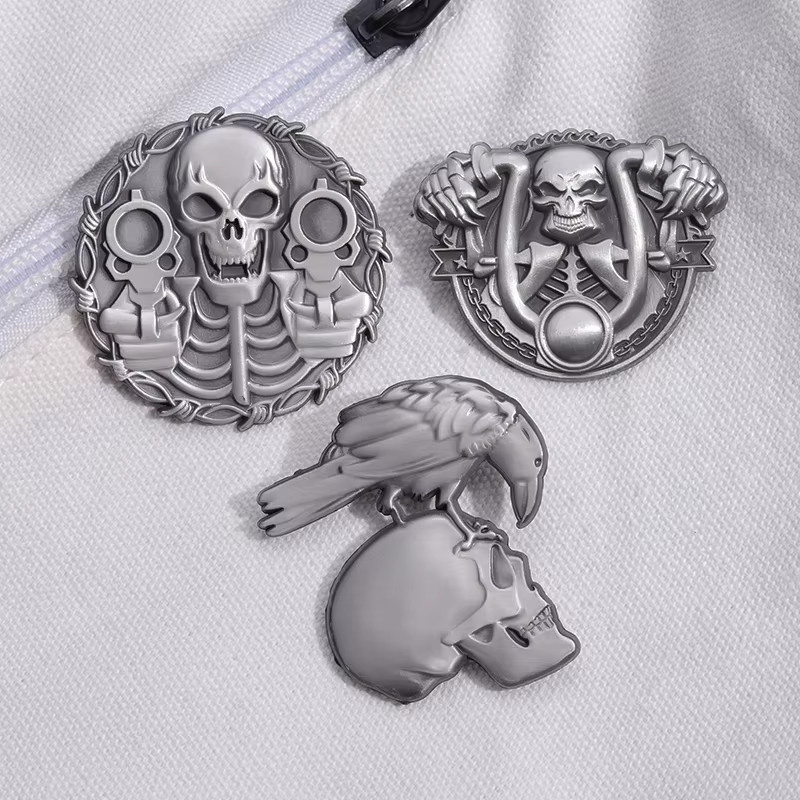 Brosche Halloween Schädel Emaille, Silber, Unisex - Bild 3