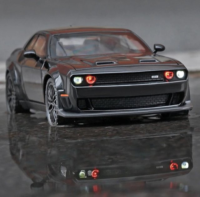 Platinum Challenger Hellcat Redeye Muscle Car Modell, 1:32, Metall, mit Licht und Sound - Bild 1