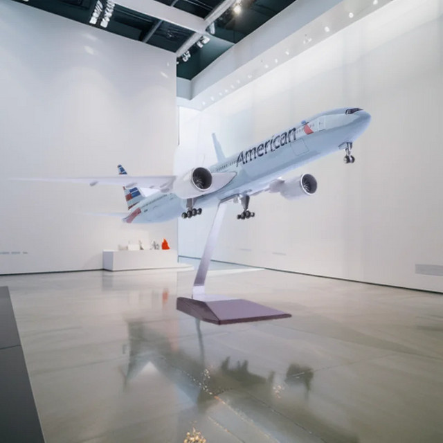 ZOCO America Airlines B777 Flugzeug, Modell, 1:130, mit Licht und Rad, 43cm - Bild 1