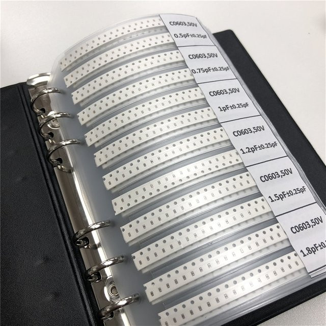 MuRata SMD-Kondensator-Sortiment 0603 Japan, 90 Werte mit je 50 Stück (4500 Stück gesamt), 0,5 pF bis 2,2 uF, multicolour - Bild 1