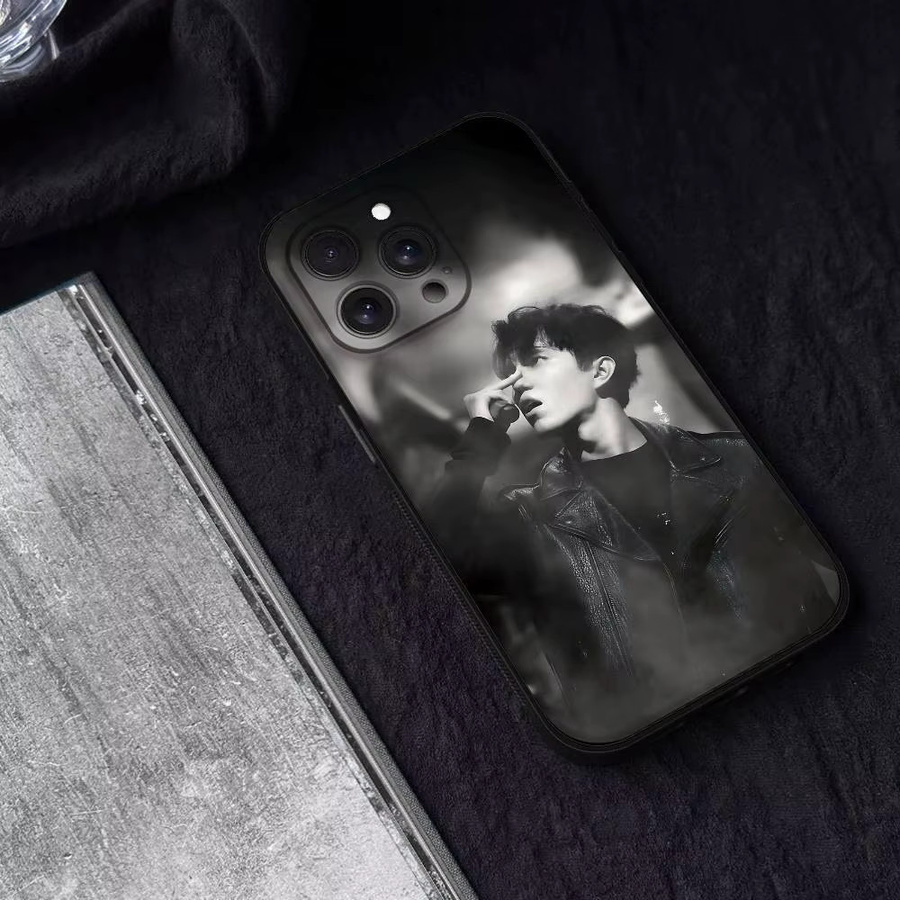 Dimash Kudaibergen Handyhülle für iPhone 16 15 14 13 12 11 Pro Max Plus Mini XR XS SE in Schwarz - Bild 3