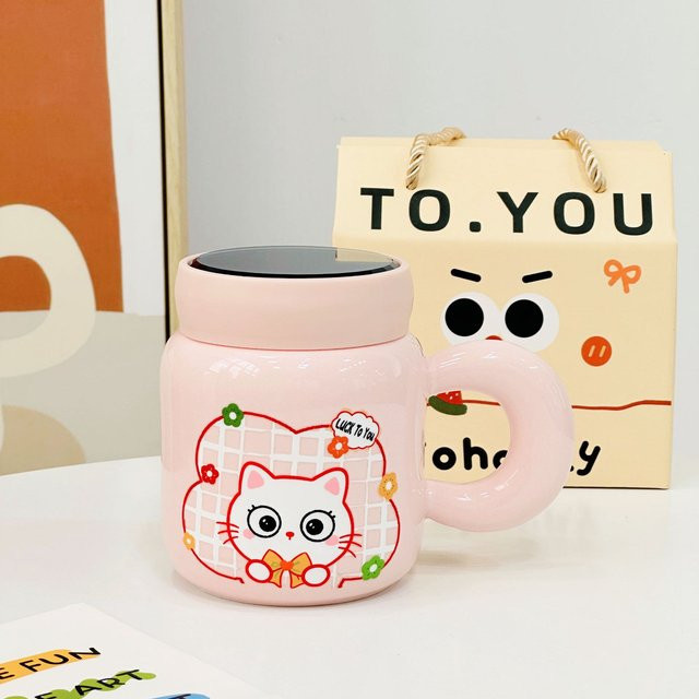 Keramiktasse mit Deckel von Yiran Furniture in Pink mit Frucht Cartoon Tier Design, 380 ml - Bild 1
