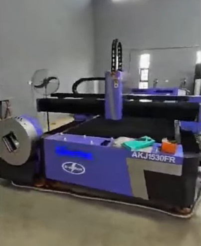 ACCTEK CNC-Laserschneidemaschine für Rohre und Metallfasern mit 2000W, 3000W oder 6000W Leistung - Bild 1