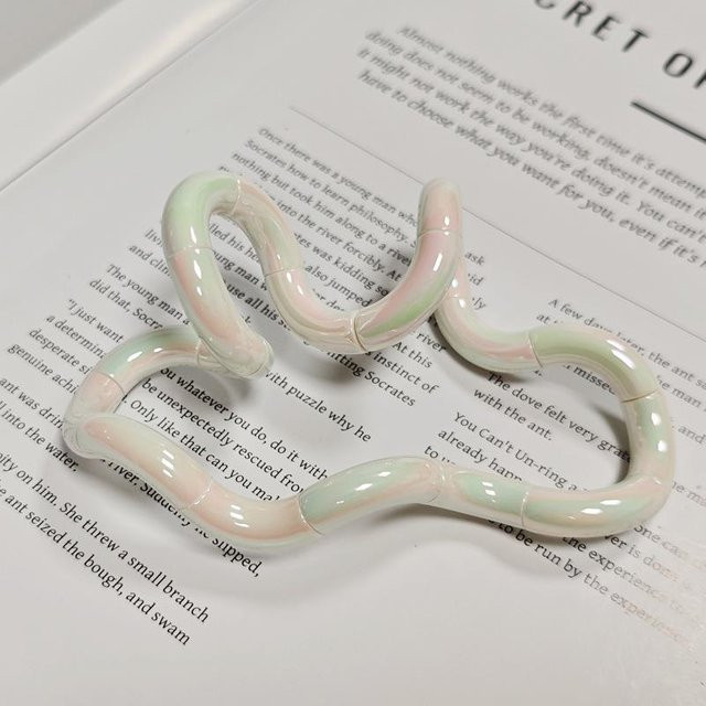Stressabbau-Spielzeug Twist-Regenbogen-Milchweiß, Metall-Finger-Fidget-Spielzeug - Bild 1