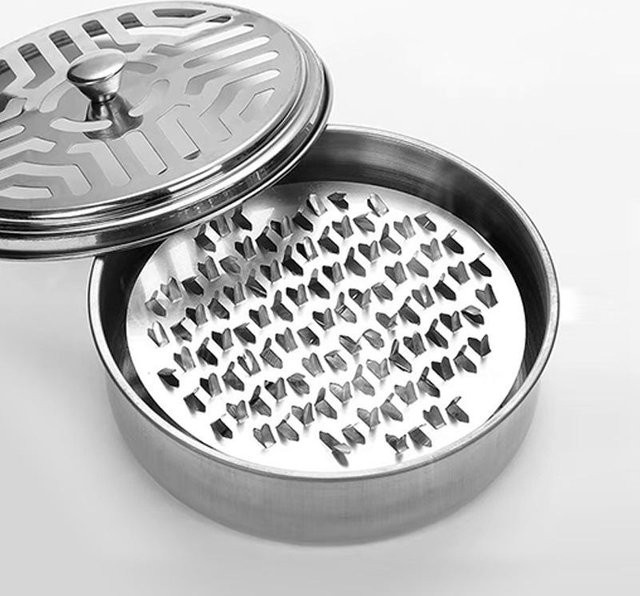 WIKHOSTAR Mückenspulenhalter aus Edelstahl in Silber mit Abdeckung und rundem Fach - Bild 1