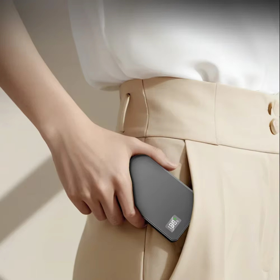 ROMOSS MagSafe Powerbank mit 50000mAh Kapazität, ultraflaches magnetisches kabelloses Schnellladegerät mit digitaler Anzeige in Gold - Bild 4