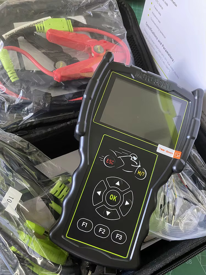 JDiag M100 Motorrad OBD2 Scanner Diagnose Werkzeug für KTM, Ducati, Honda, Yamaha und Kawasaki in Rot/Schwarz - Bild 4