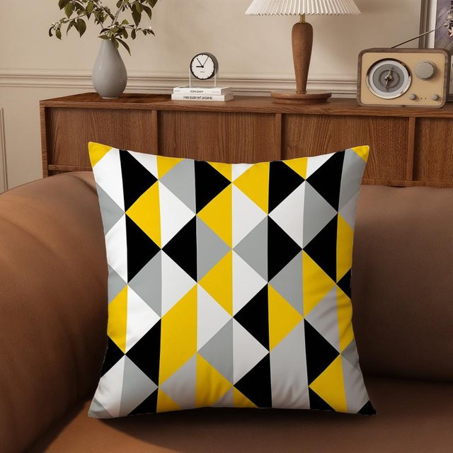 Dekorative Kissenbezüge von JMG Clothing mit geometrischem Design in Gelb und Schwarz, B/H: 45 x 45 cm - Bild 1