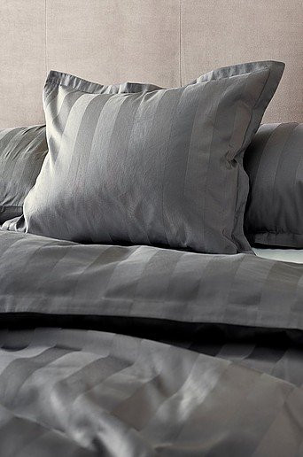 Jotex LEONA Kopfkissenbezug aus Bio-Mako-Satin, grau gestreift - Bild 1