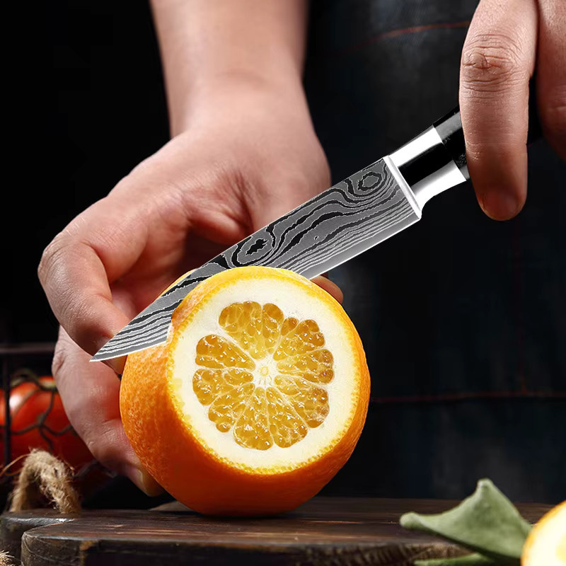 XITUO 1-6-teiliges Japanisches Messerset mit schwarzem Kunstharzgriff und Laser-Damaszener-Muster bestehend aus Brotmesser, Santoku-Messer und Schälmesser in Schwarz - Bild 5