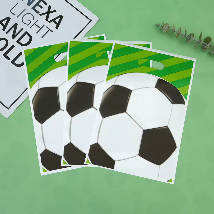 Fußball Party Geschenktüten für Kinder als Geburtstagdekoration und Süßigkeitenverpackung in Weiß - Bild 2
