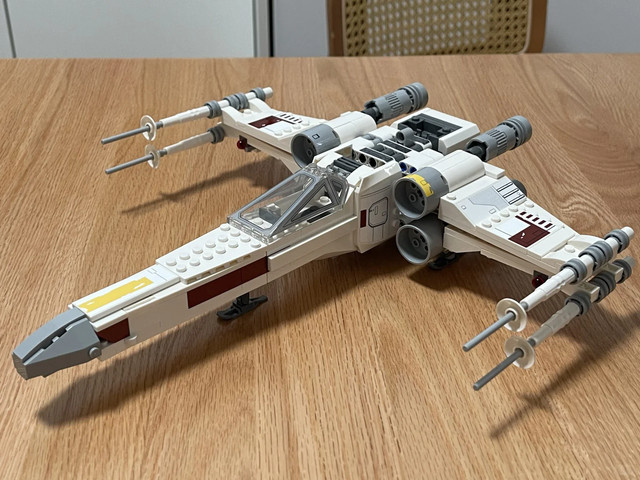 Potdemiel Weißes X-Typ Weltraumschlachtschiff-Modell, Weltraum, Kunststoff - Bild 1