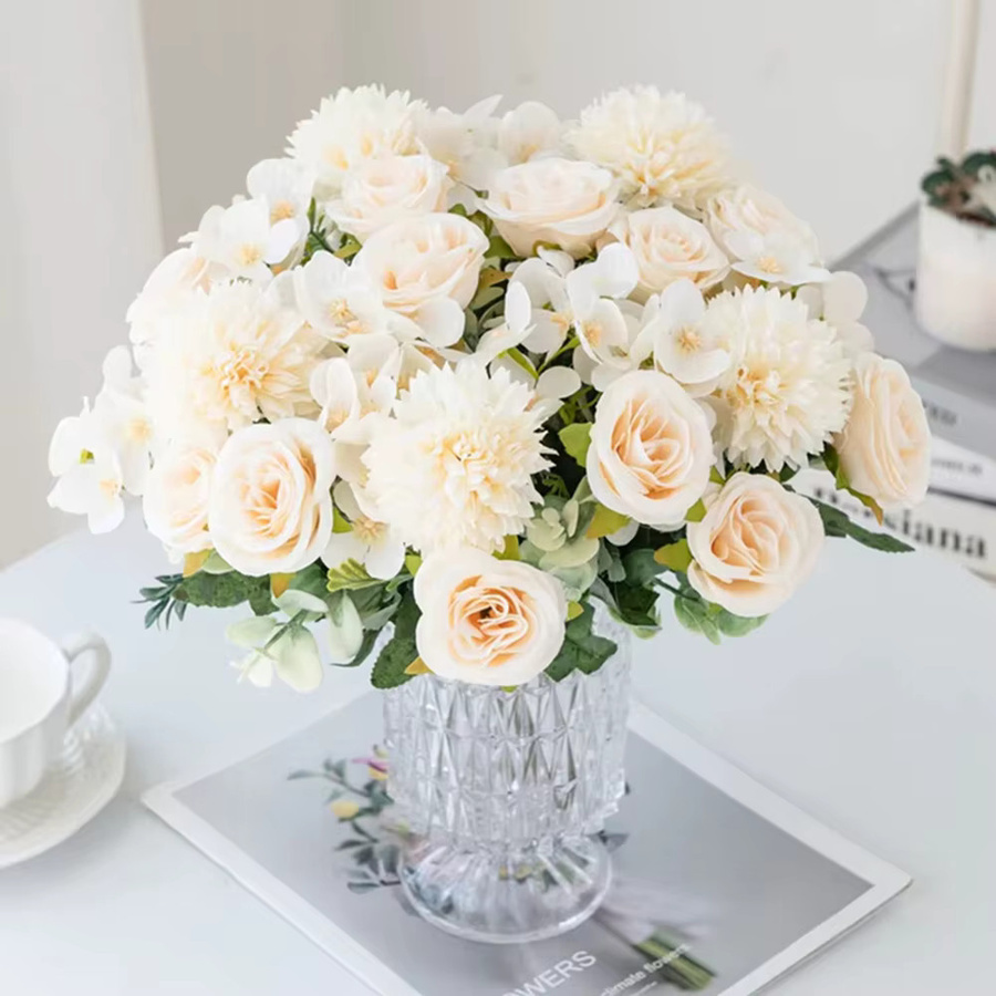 ZQCY Künstliche Blumen Strauß aus Seide mit Rosen und Chrysanthemen in Weiß für Hochzeit und Dekoration - Bild 1