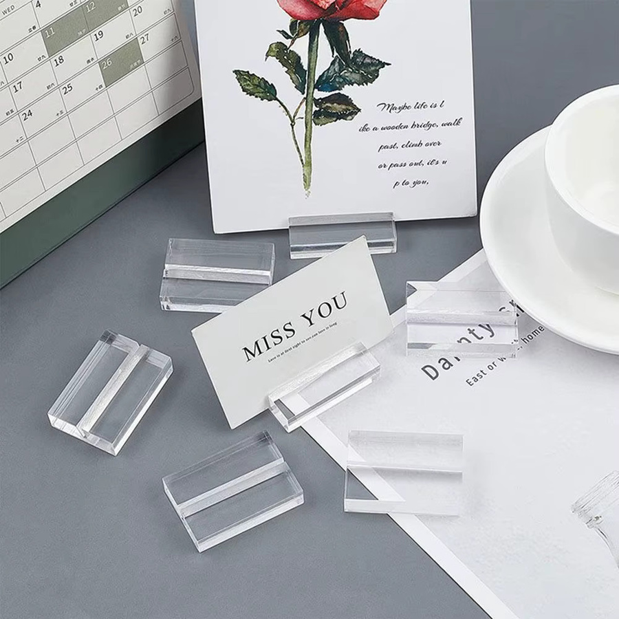 Transparenter Acrylständer als Tischkartenhalter und Tischnummernständer für Hochzeiten, Büro oder Zuhause - Bild 2