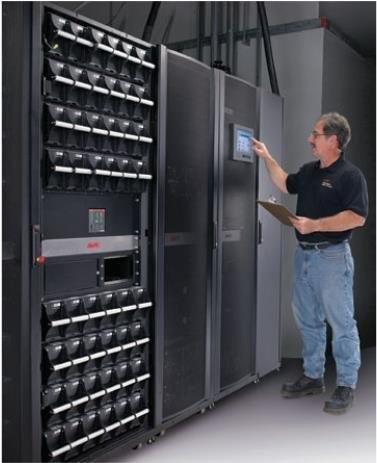 APC Start-UP Service 5X8 Vor-Ort Installation und Konfiguration für USV 80/96 kW mit PDU/XR in Schwarz - Bild 1