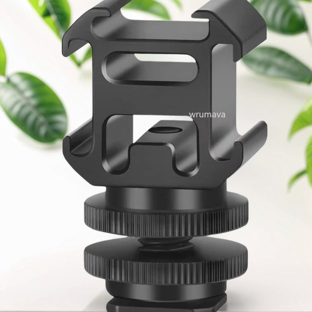 Wrumava Triple Cold Shoe Adapter aus Aluminium in Schwarz für Kamera, LED-Monitore und Mikrofone - Bild 1