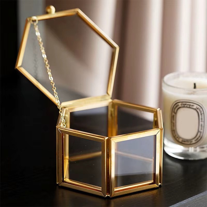 Retro Ringbox in Gold mit sechseckigem Glasdesign zur Schmuckaufbewahrung - Bild 2