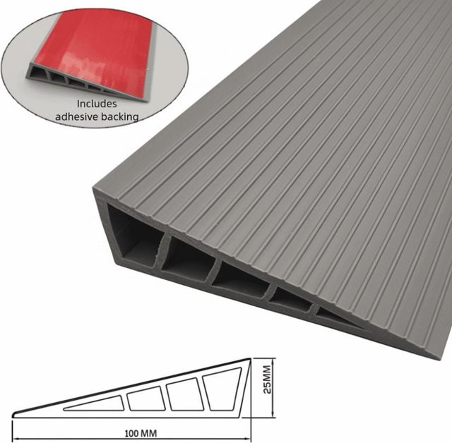Selbstklebende Bodenübergangsleiste YULIN aus PVC als Schwellenrampe für Teppich zu Fliesen, Grau, Breite: 60 cm - Bild 1