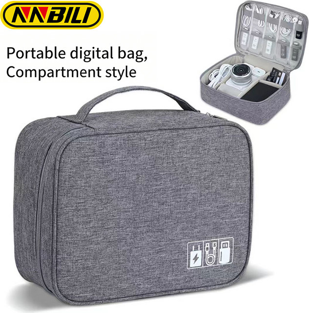 NNBILI Multifunktionale digitale Reisetasche mit großer Kapazität und separaten Fächern für USB-Zubehör in Schwarz und Grau - Bild 1