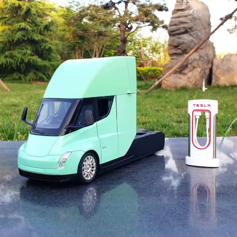 MAKEDA LKW-Zugmaschine, Metall, Grün, mit Licht und Sound, 1:24 - Bild 1