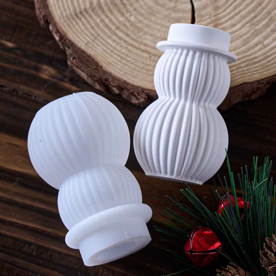 UDOCOOL Silikonform Schneemann für DIY Kerzenhalter mit Streifen-Design für lange Stabkerzen, Weiß - Bild 3