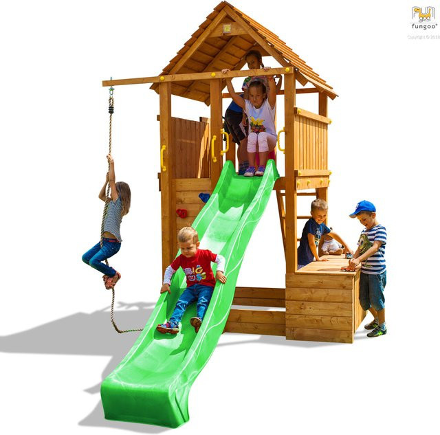 Fungoo Spielturm Fortress Toybox aus Holz in Teak mit Rutsche, Toybox, Holzdach, Leiter, Steuerrad und Kletterwand - Bild 1