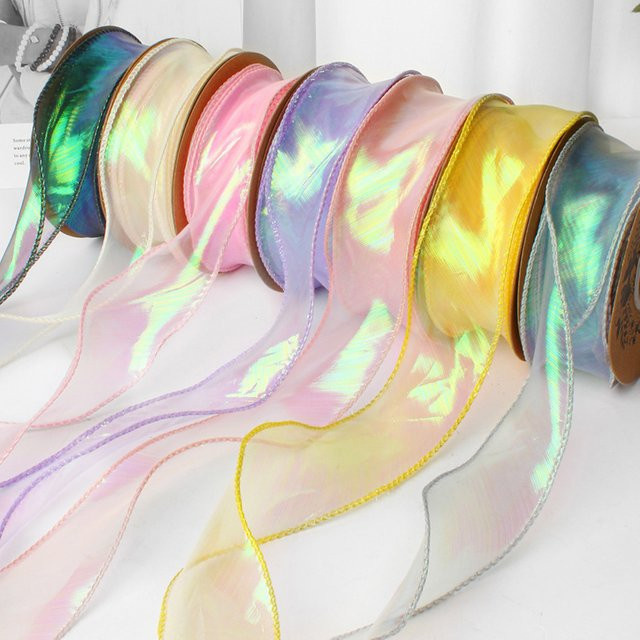 Schillerndes Organza Band mit Fischschwanz-Kante in Grün und Multicolour, 40 mm Breite, 9,14 m Länge - Bild 1