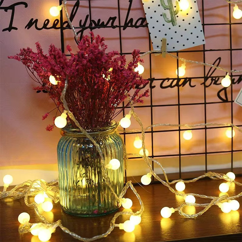 OKAL RED EAST LED Kugel-Lichterkette mit 12 m Länge, USB- und batteriebetrieben, Warmweiß, Wasserdicht für Garten und Weihnachtsdekoration - Bild 3