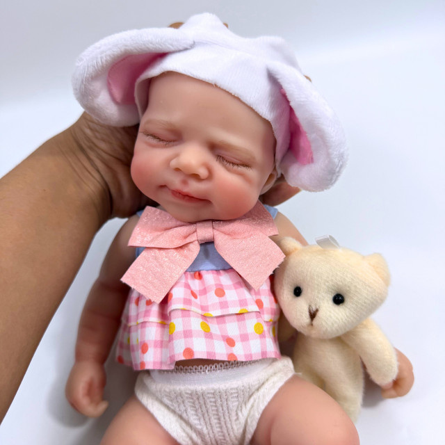 MRB Pascale Reborn Baby Puppe, Silikon, 33 cm - Bild 1