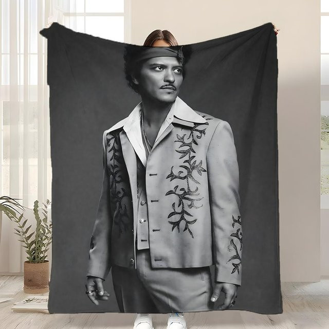 Bruno Mars The Romantic Throw Flanell-Kuscheldecke, Grau, B: 75 cm, H: 90 cm - Bild 1