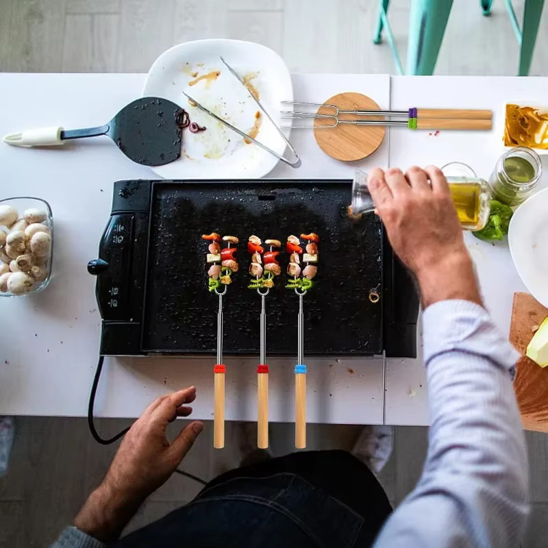 Teleskop-Grillspieße aus Edelstahl in Schwarz und Silber, 81 cm, ideal als Marshmallow-Röster und Lagerfeuergabel für Picknick und Outdoor-Kochen - Bild 2