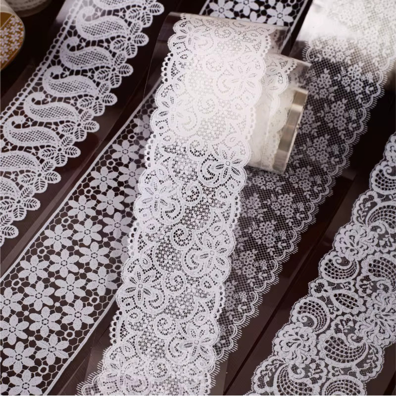Weißes Washi-Tape mit elegantem Spitzenmuster für Scrapbooking und DIY-Projekte, 1 Rolle, B: 2 cm, L: 200 cm - Bild 3