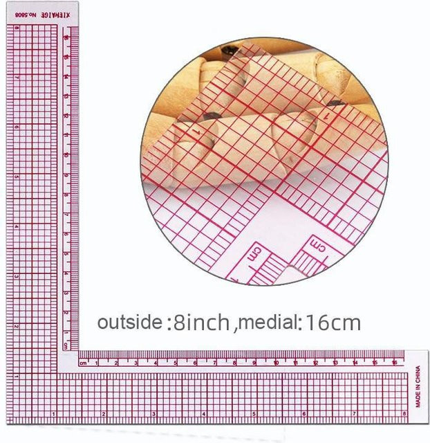L-förmiges Quilt-Lineal aus transparentem Kunststoff für Patchwork und Schneidearbeiten - Bild 1