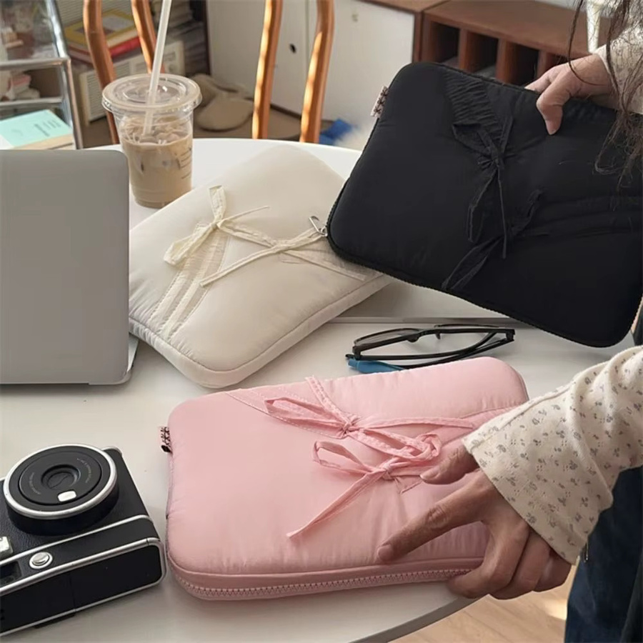 Stoßfeste Laptop-Hülle mit Schleife für 11, 13 oder 15,6 Zoll Notebooks und Tablets, ultradünne Schutztasche mit großer Kapazität in Schwarz oder Pink - Bild 5